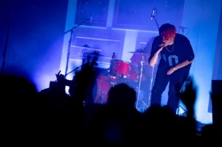 Awsten Knight of Waterparks performing at Ace of Spades in Sacramento